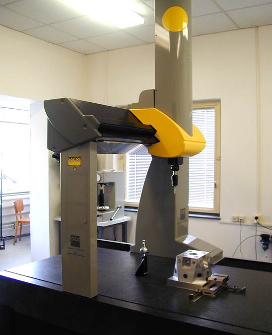 CNC merací stroj